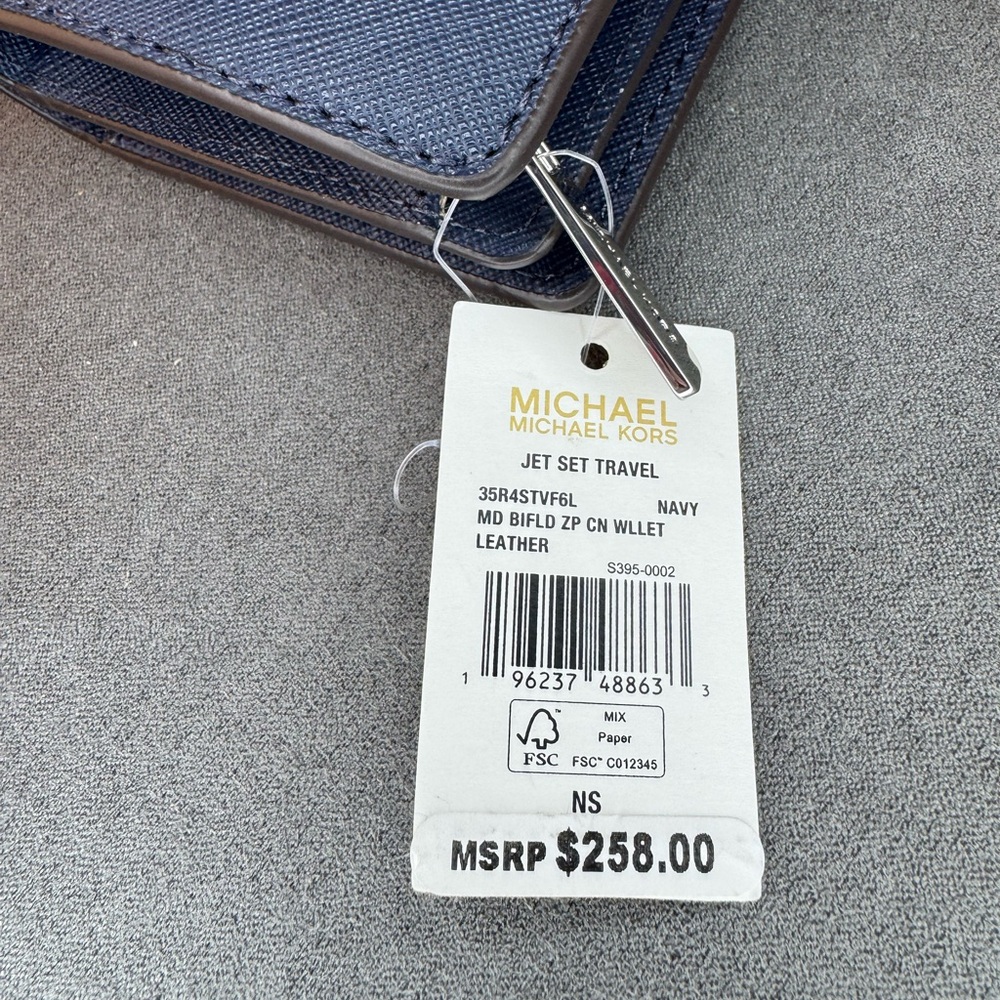 Michael Michael Kors Jet Set Travel Navy Leather Zip Wallet | NWT - Picture 4 of 13